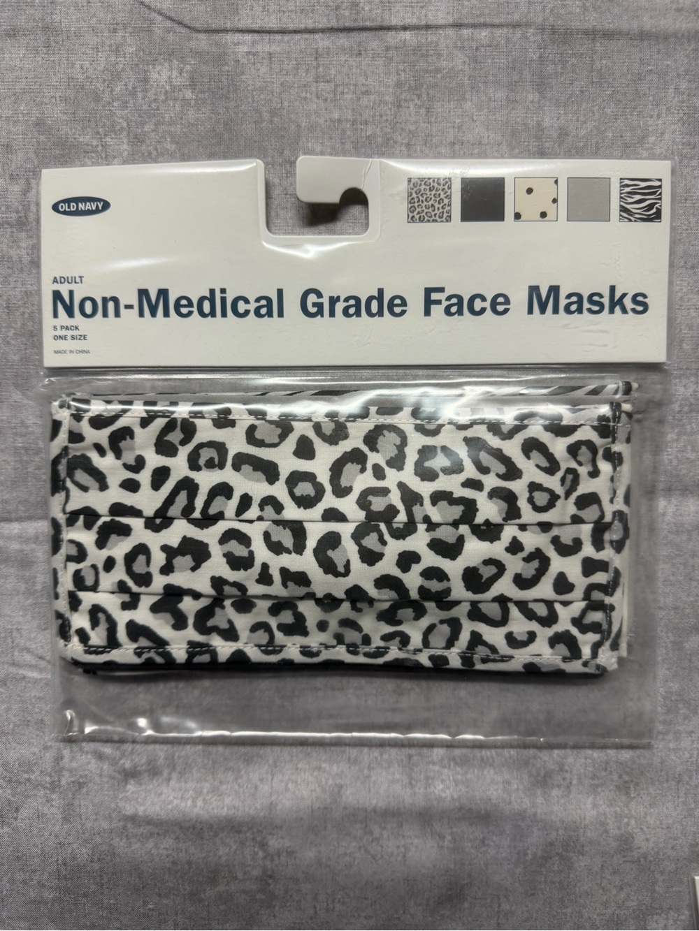 Old Navy Adult Black and White Leopard Print Face Masks - 5 Pack